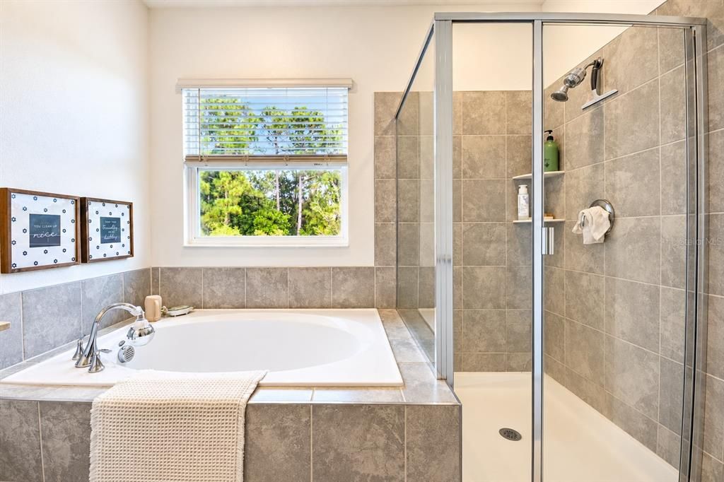 For Sale: $469,000 (5 beds, 3 baths, 2607 Square Feet)