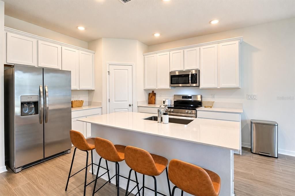 For Sale: $469,000 (5 beds, 3 baths, 2607 Square Feet)