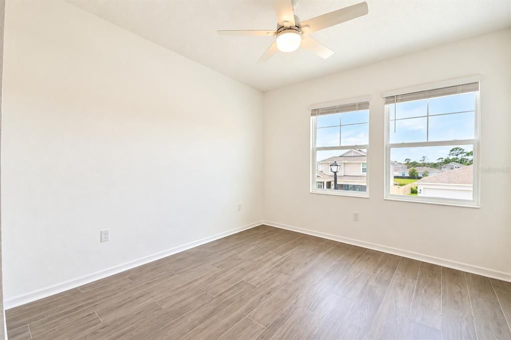 For Sale: $469,000 (5 beds, 3 baths, 2607 Square Feet)