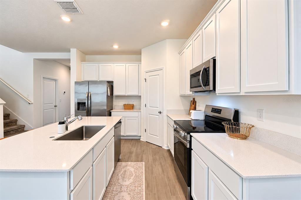 For Sale: $469,000 (5 beds, 3 baths, 2607 Square Feet)