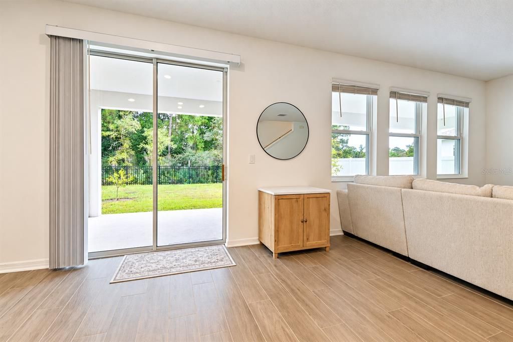 For Sale: $469,000 (5 beds, 3 baths, 2607 Square Feet)
