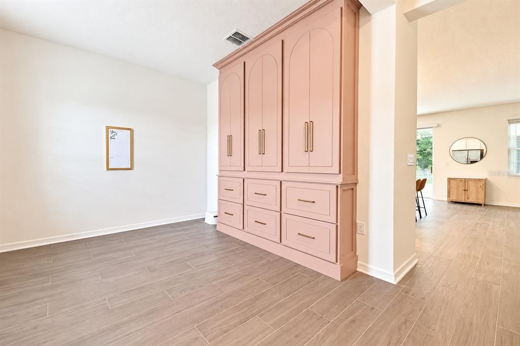 For Sale: $469,000 (5 beds, 3 baths, 2607 Square Feet)