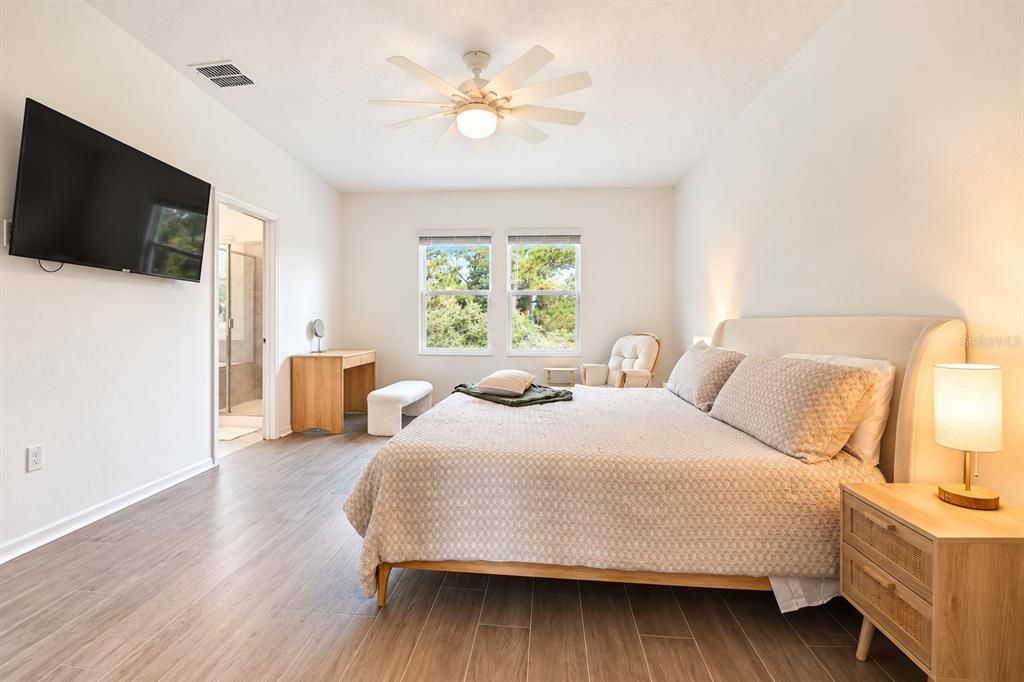 For Sale: $469,000 (5 beds, 3 baths, 2607 Square Feet)