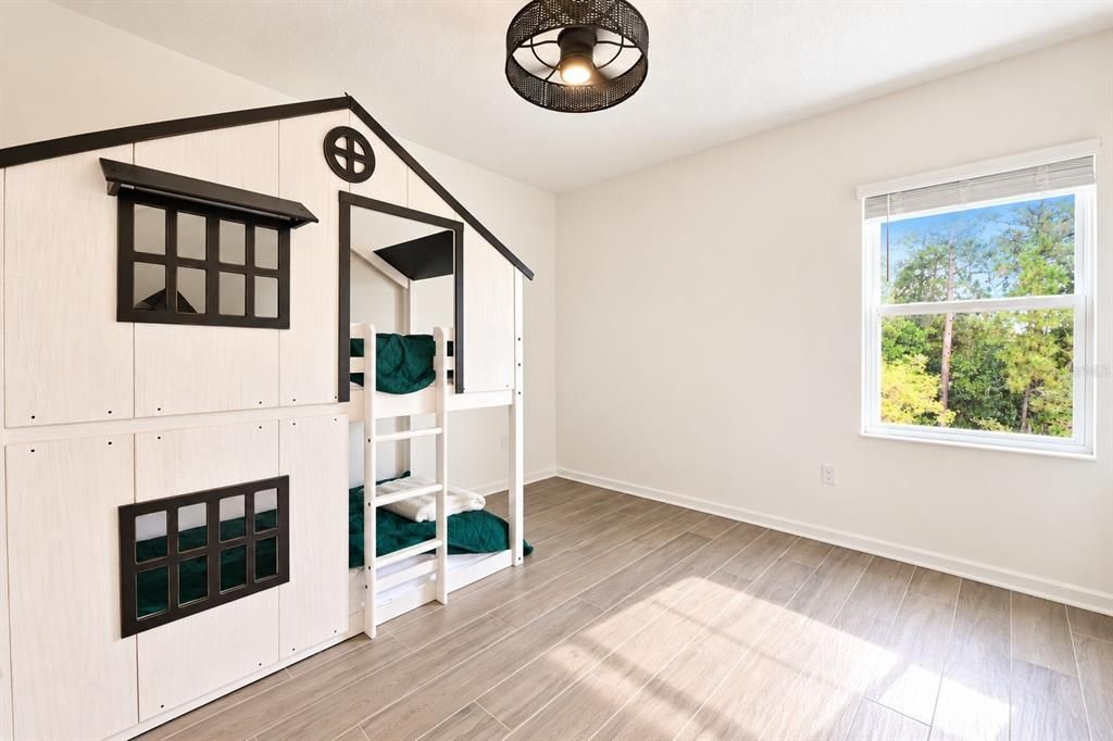 For Sale: $469,000 (5 beds, 3 baths, 2607 Square Feet)