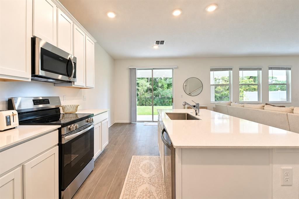 For Sale: $469,000 (5 beds, 3 baths, 2607 Square Feet)