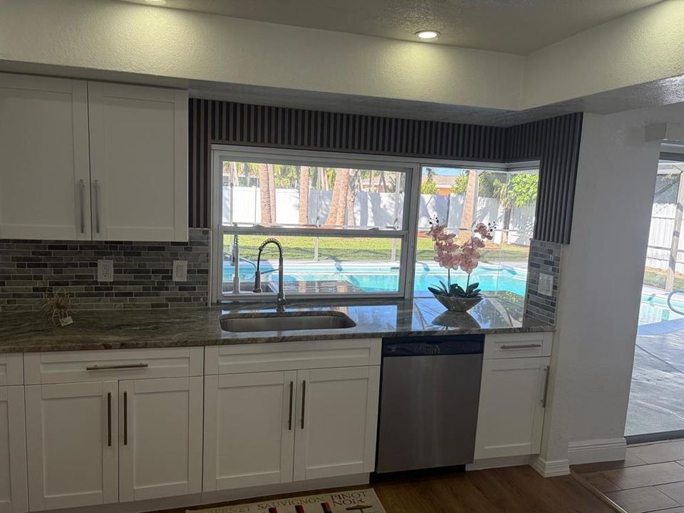 For Sale: $359,900 (3 beds, 2 baths, 1615 Square Feet)