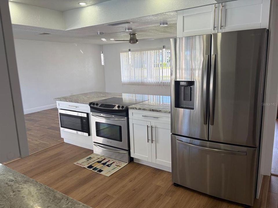For Sale: $359,900 (3 beds, 2 baths, 1615 Square Feet)