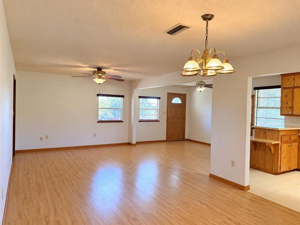 For Sale: $575,000 (3 beds, 2 baths, 1360 Square Feet)