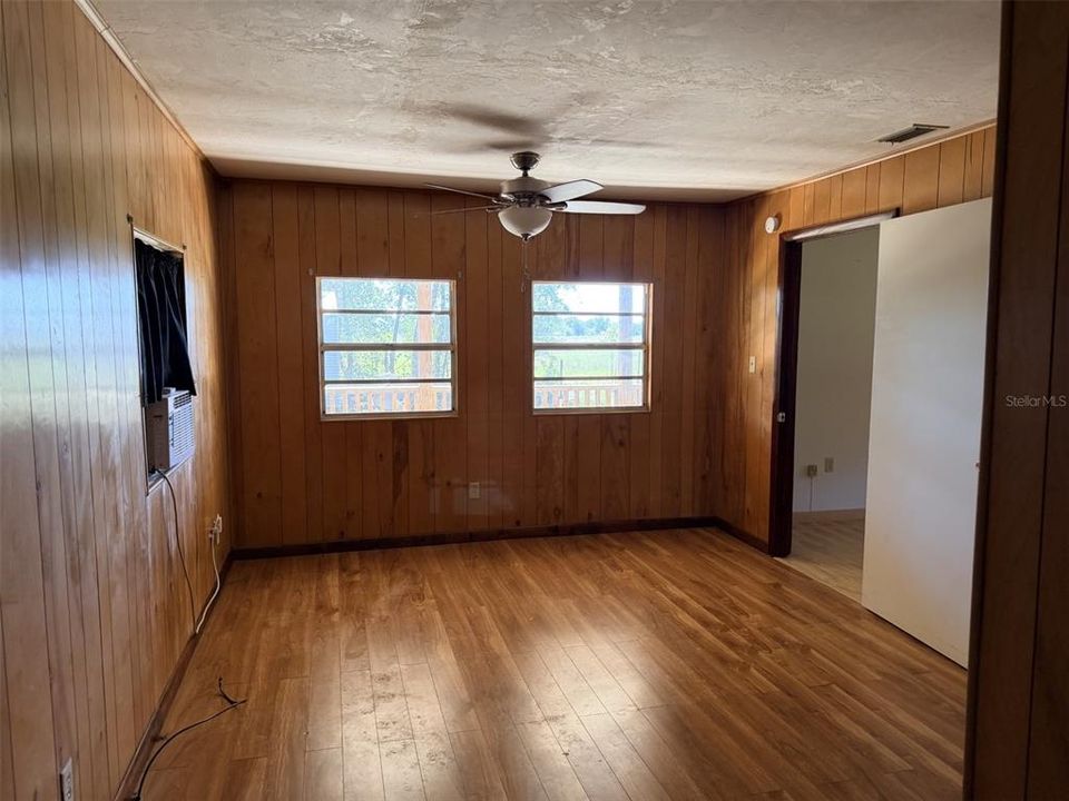 For Sale: $575,000 (3 beds, 2 baths, 1360 Square Feet)