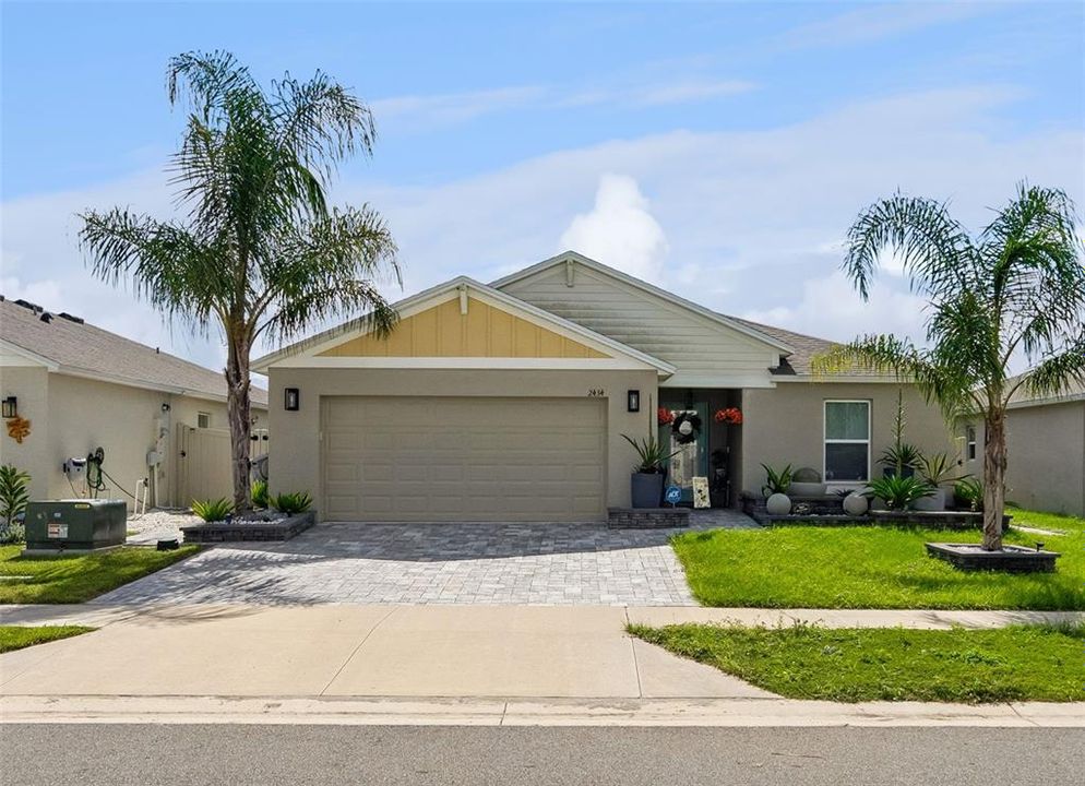 En Venta: $389,000 (4 camas, 2 baños, 1850 Pies cuadrados)