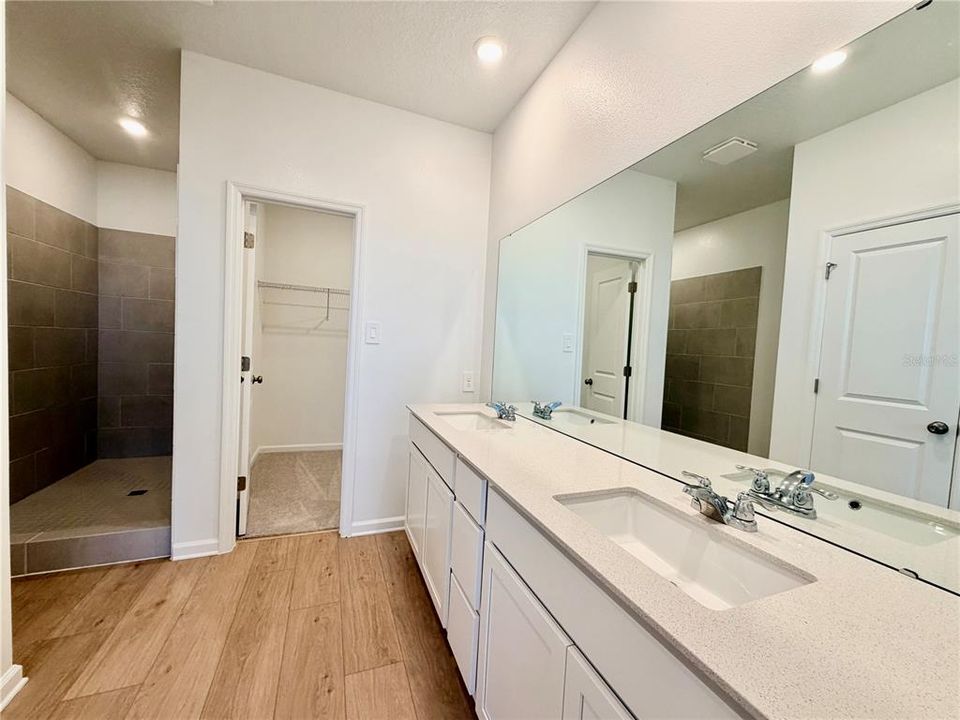 For Rent: $2,200 (3 beds, 2 baths, 1760 Square Feet)