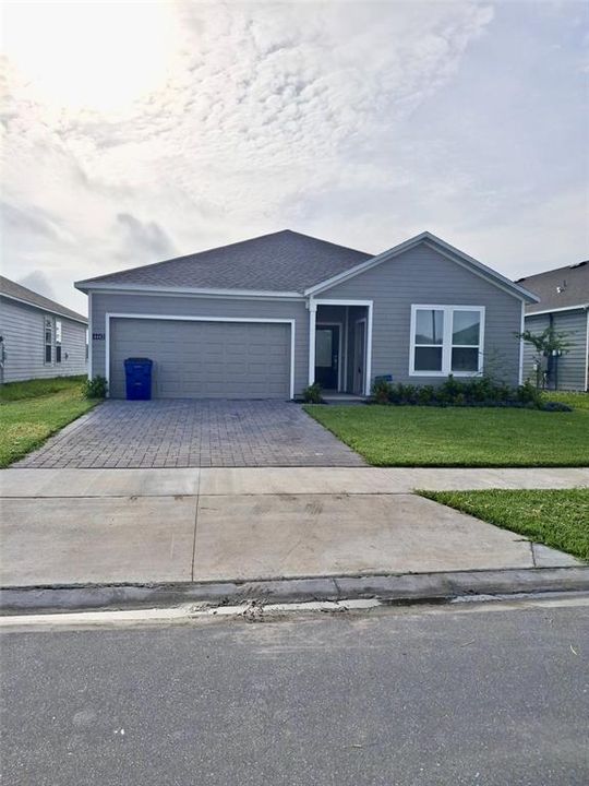 For Rent: $2,200 (3 beds, 2 baths, 1760 Square Feet)
