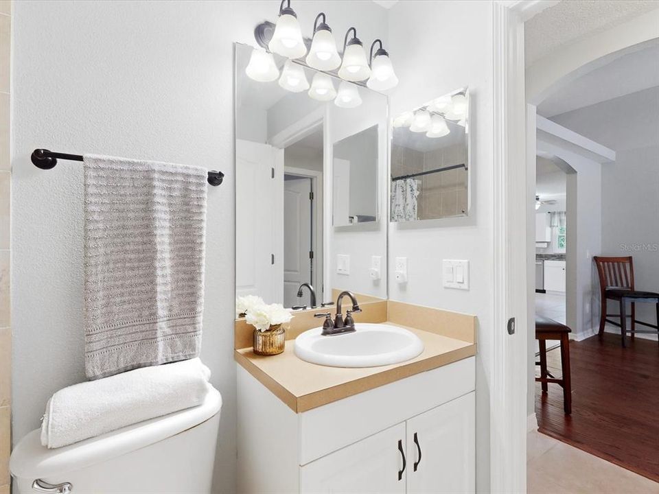 En Venta: $429,900 (3 camas, 2 baños, 1434 Pies cuadrados)