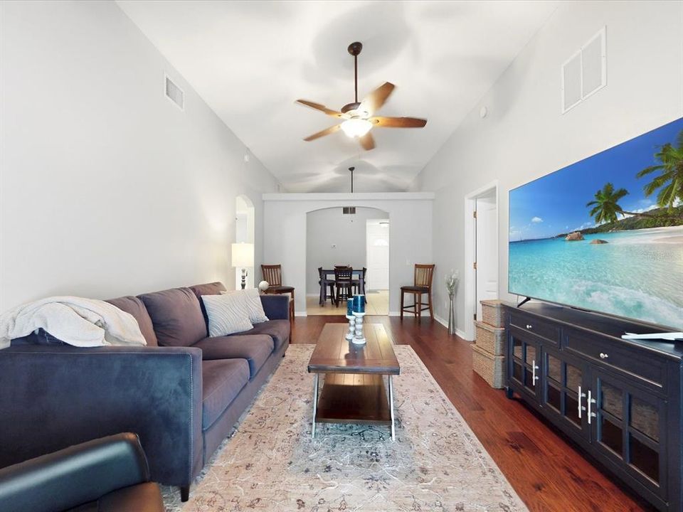 En Venta: $429,900 (3 camas, 2 baños, 1434 Pies cuadrados)