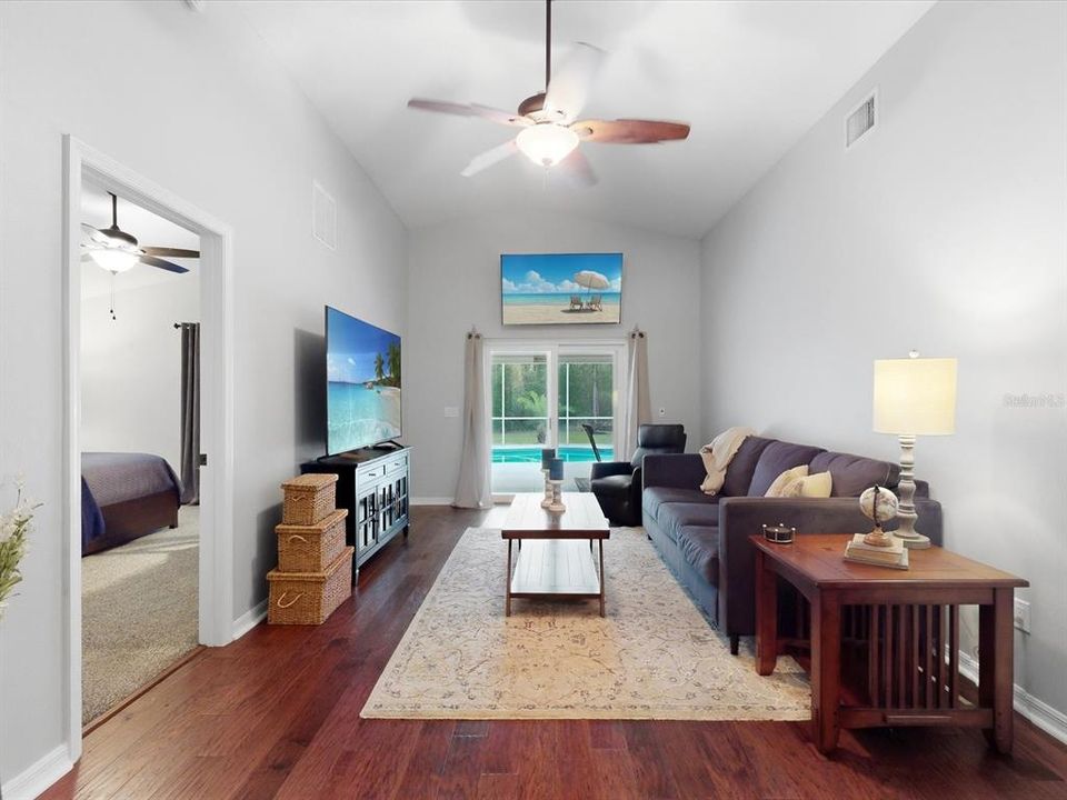 En Venta: $429,900 (3 camas, 2 baños, 1434 Pies cuadrados)