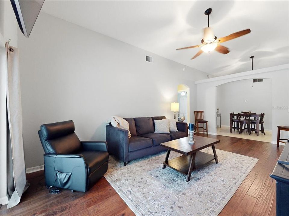 En Venta: $429,900 (3 camas, 2 baños, 1434 Pies cuadrados)