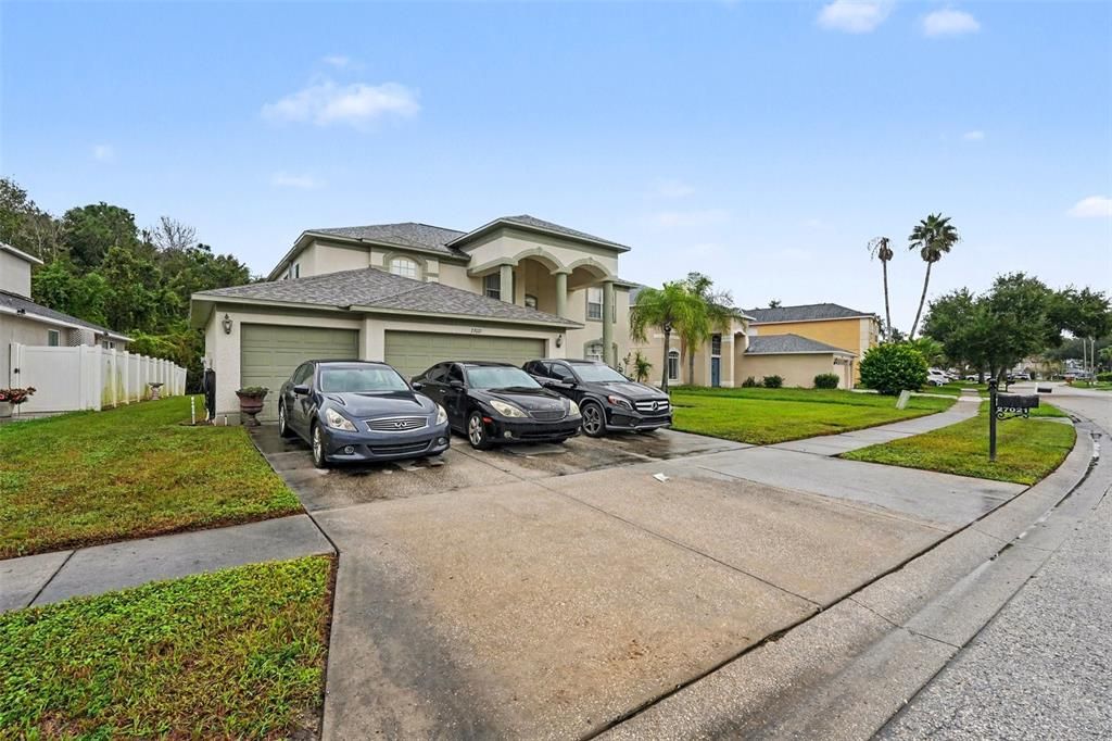 For Sale: $449,950 (4 beds, 3 baths, 3307 Square Feet)