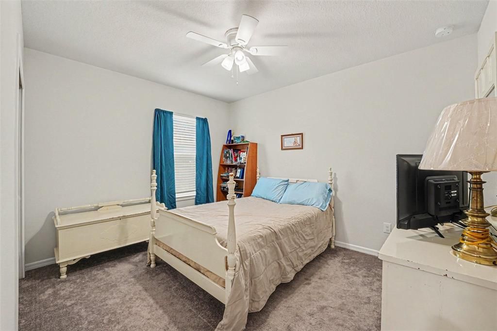 For Sale: $300,000 (3 beds, 2 baths, 1661 Square Feet)