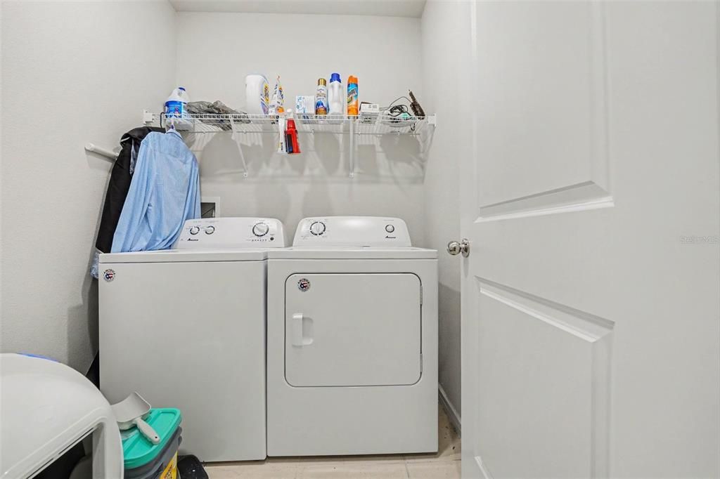 For Sale: $300,000 (3 beds, 2 baths, 1661 Square Feet)