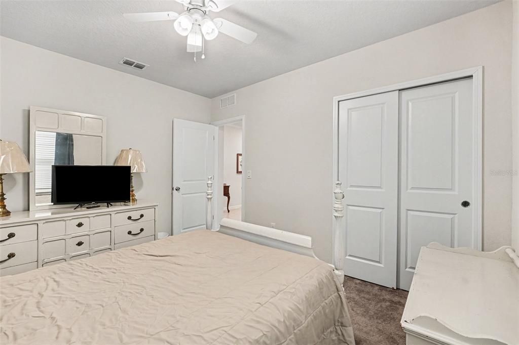 For Sale: $300,000 (3 beds, 2 baths, 1661 Square Feet)
