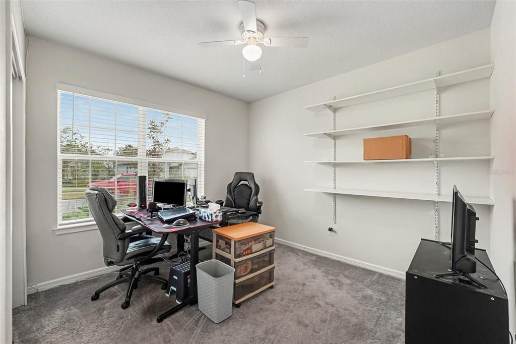 For Sale: $300,000 (3 beds, 2 baths, 1661 Square Feet)