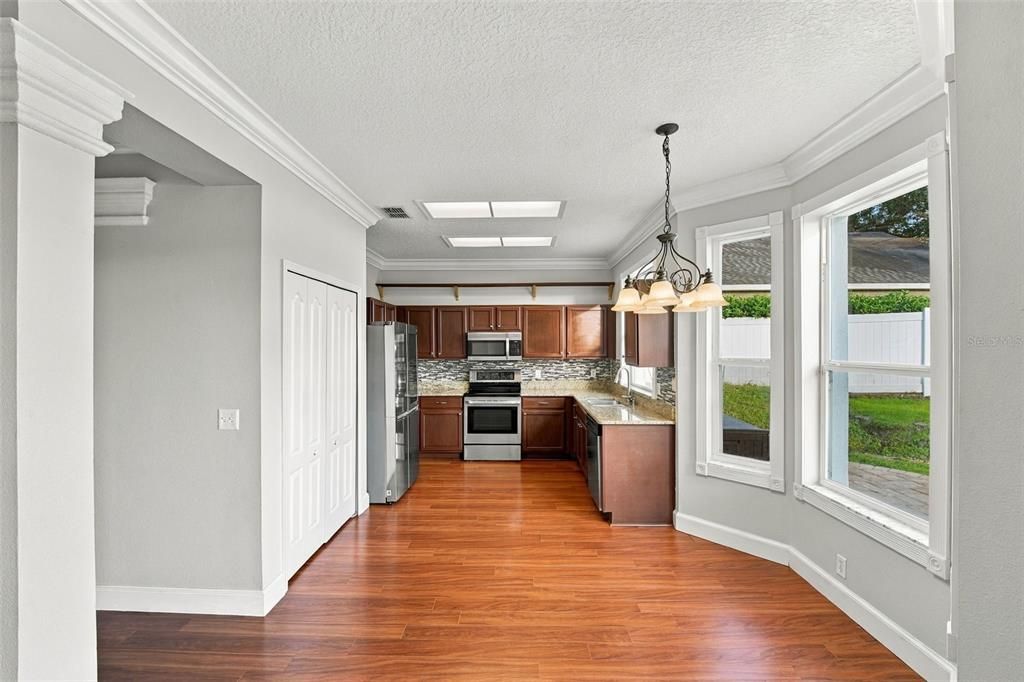 En Venta: $499,500 (4 camas, 2 baños, 2347 Pies cuadrados)
