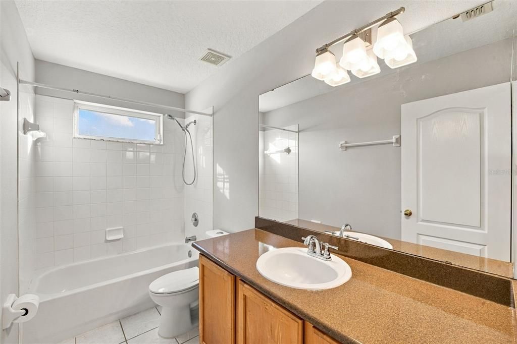 En Venta: $499,500 (4 camas, 2 baños, 2347 Pies cuadrados)
