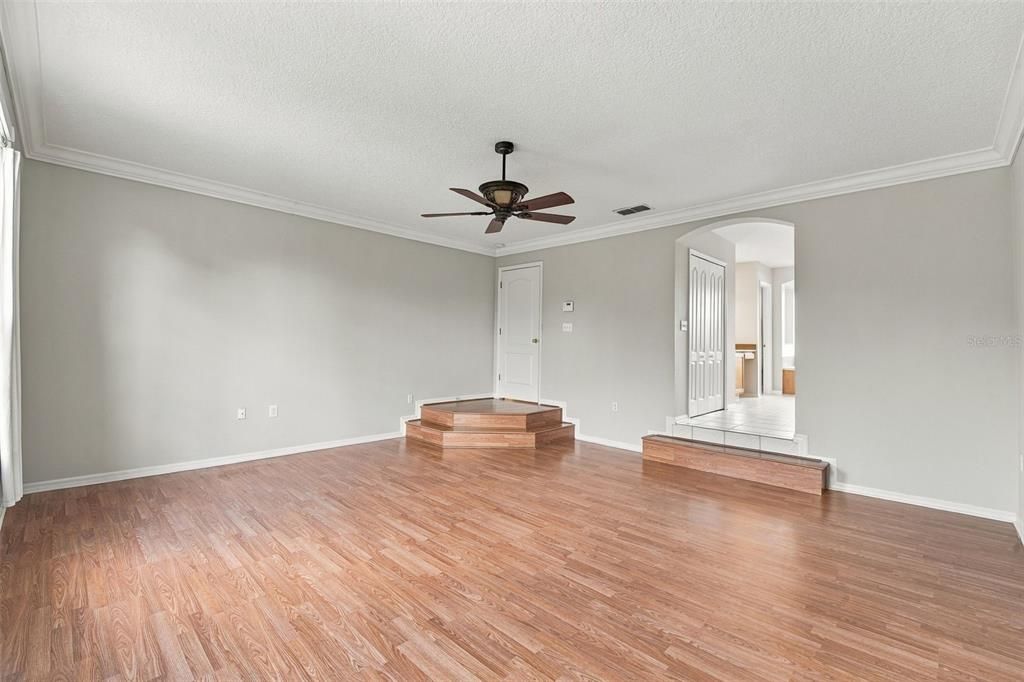 En Venta: $499,500 (4 camas, 2 baños, 2347 Pies cuadrados)
