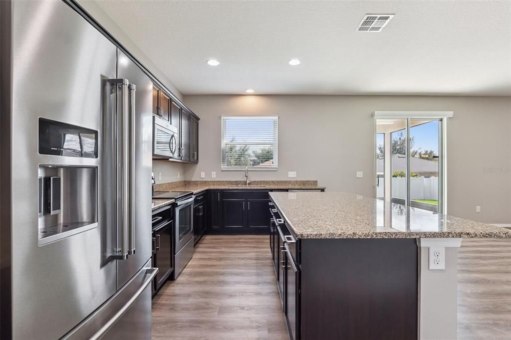 For Sale: $450,000 (4 beds, 2 baths, 2541 Square Feet)
