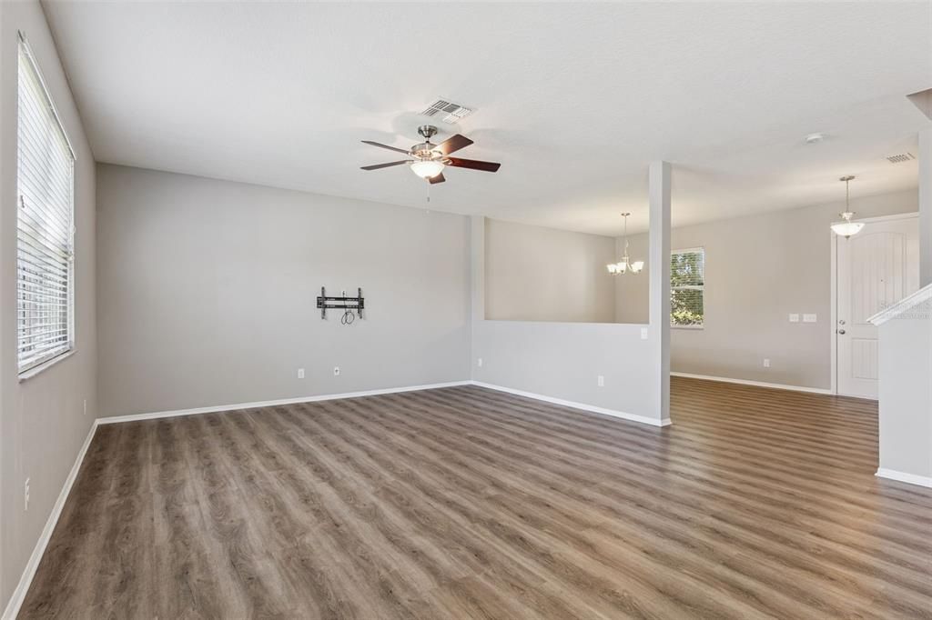 For Sale: $450,000 (4 beds, 2 baths, 2541 Square Feet)