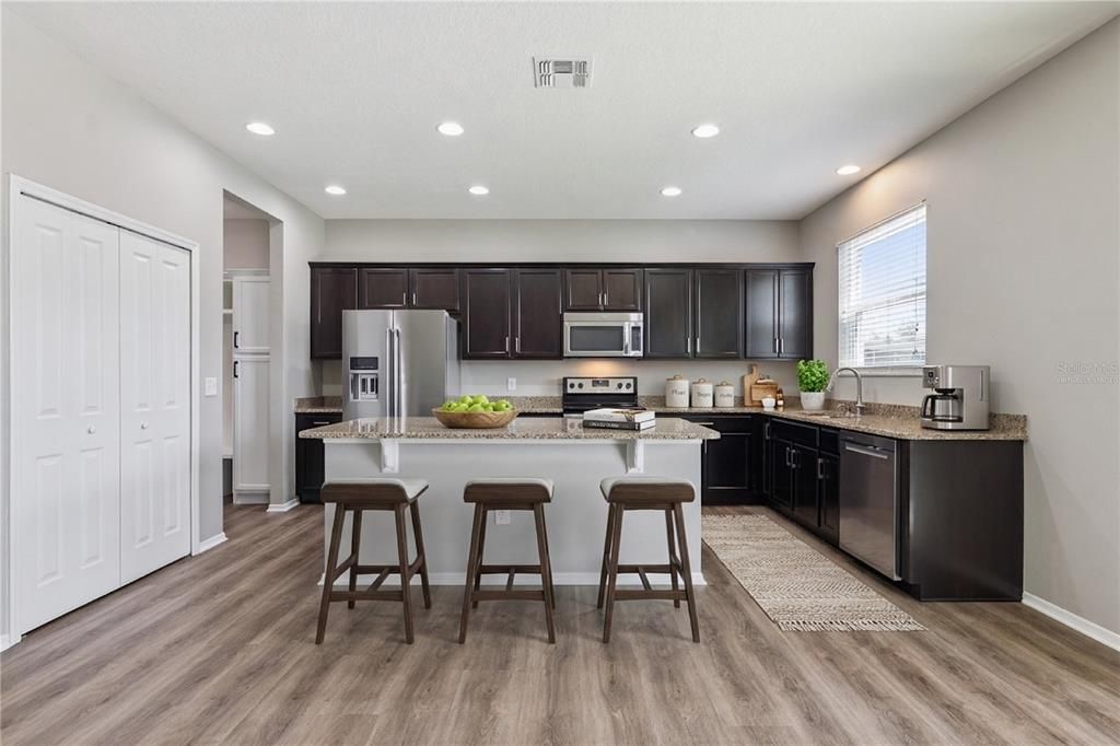 For Sale: $450,000 (4 beds, 2 baths, 2541 Square Feet)