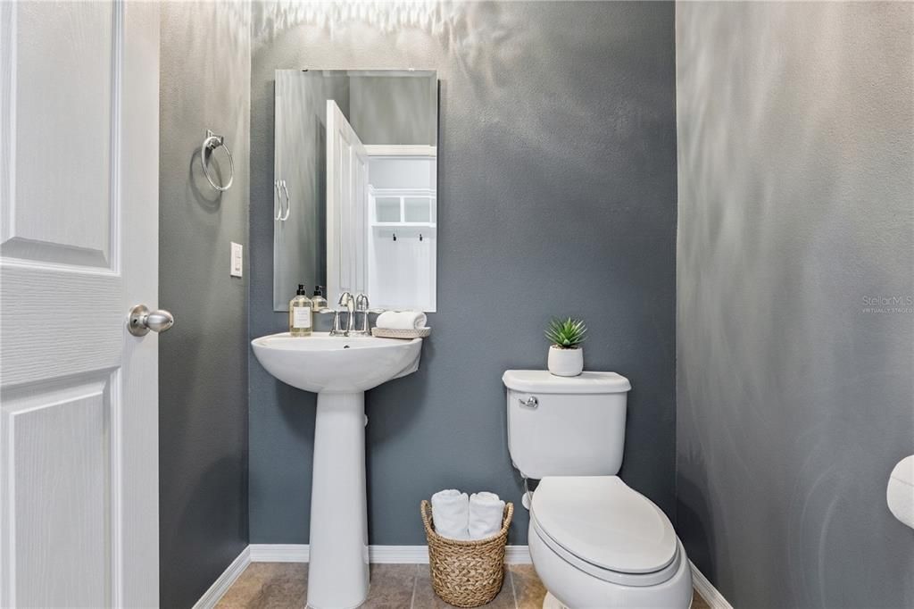 For Sale: $450,000 (4 beds, 2 baths, 2541 Square Feet)