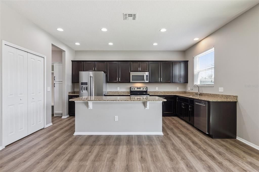 For Sale: $450,000 (4 beds, 2 baths, 2541 Square Feet)