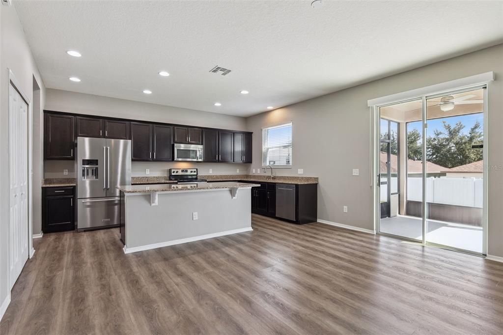 For Sale: $450,000 (4 beds, 2 baths, 2541 Square Feet)