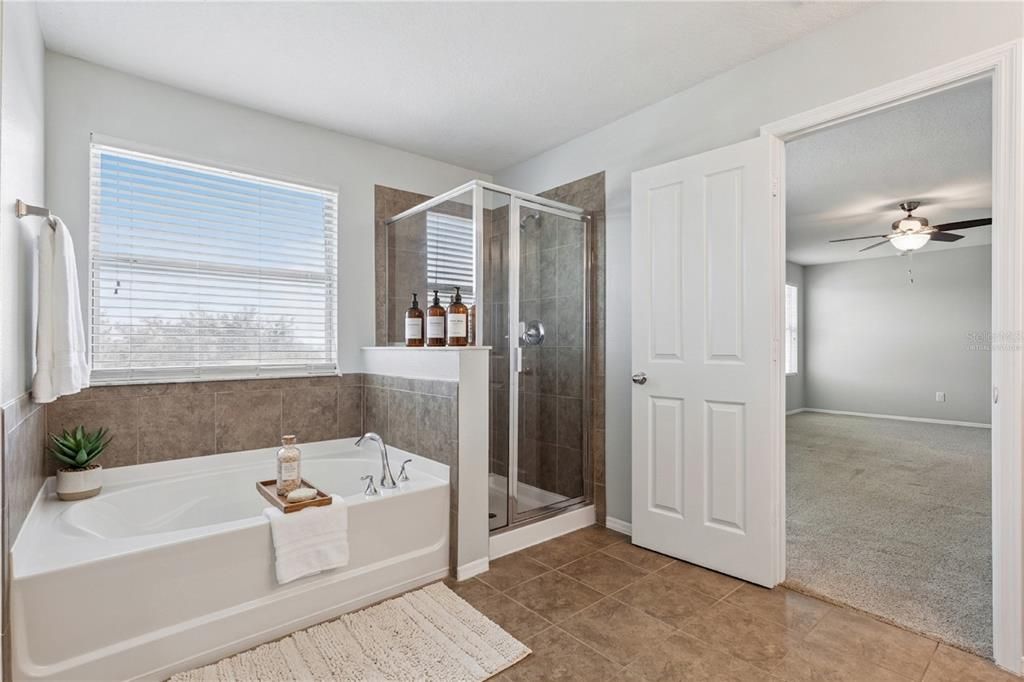 For Sale: $450,000 (4 beds, 2 baths, 2541 Square Feet)