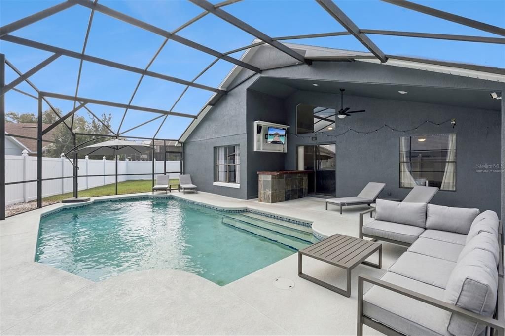 For Sale: $369,900 (3 beds, 2 baths, 1619 Square Feet)