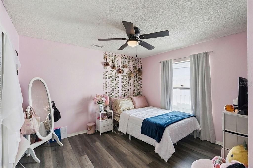 For Sale: $369,900 (3 beds, 2 baths, 1619 Square Feet)