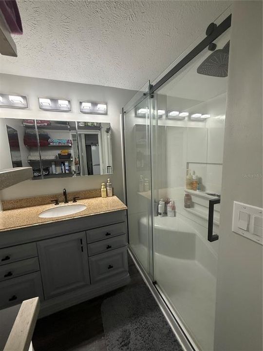 For Sale: $189,900 (1 beds, 1 baths, 500 Square Feet)