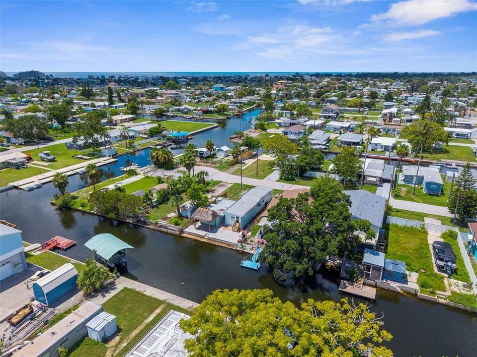 На продажу: $159,000 (2 спален, 3 ванн, 752 Квадратных фут)