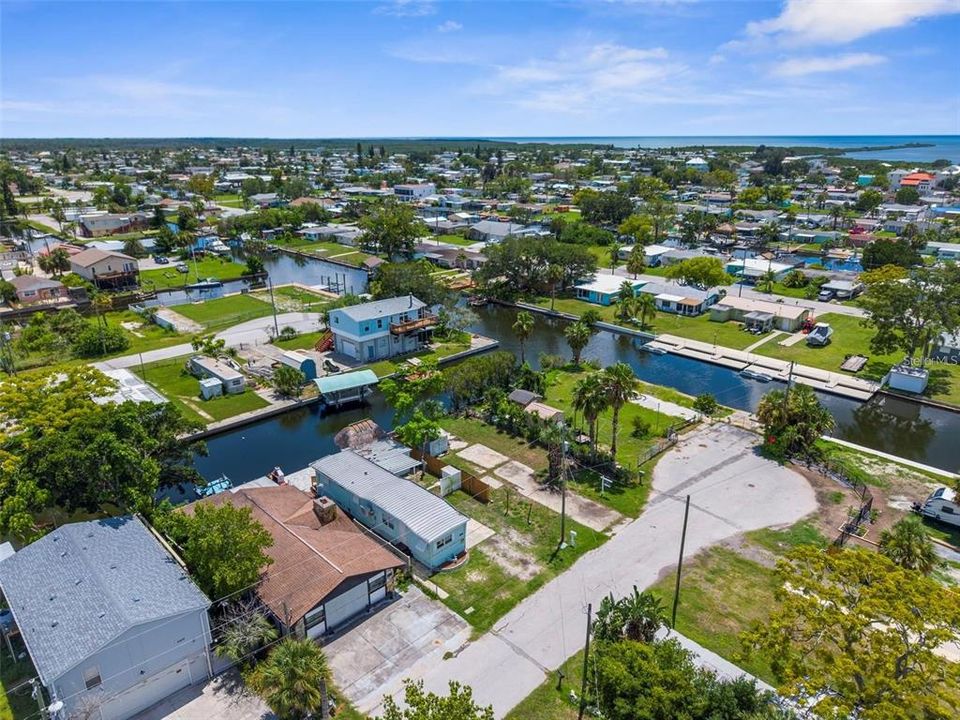 На продажу: $159,000 (2 спален, 3 ванн, 752 Квадратных фут)