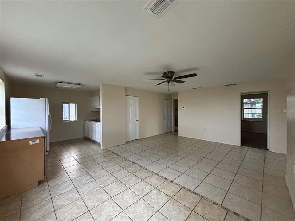 For Sale: $180,000 (3 beds, 2 baths, 1300 Square Feet)