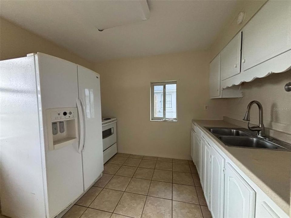 For Sale: $180,000 (3 beds, 2 baths, 1300 Square Feet)