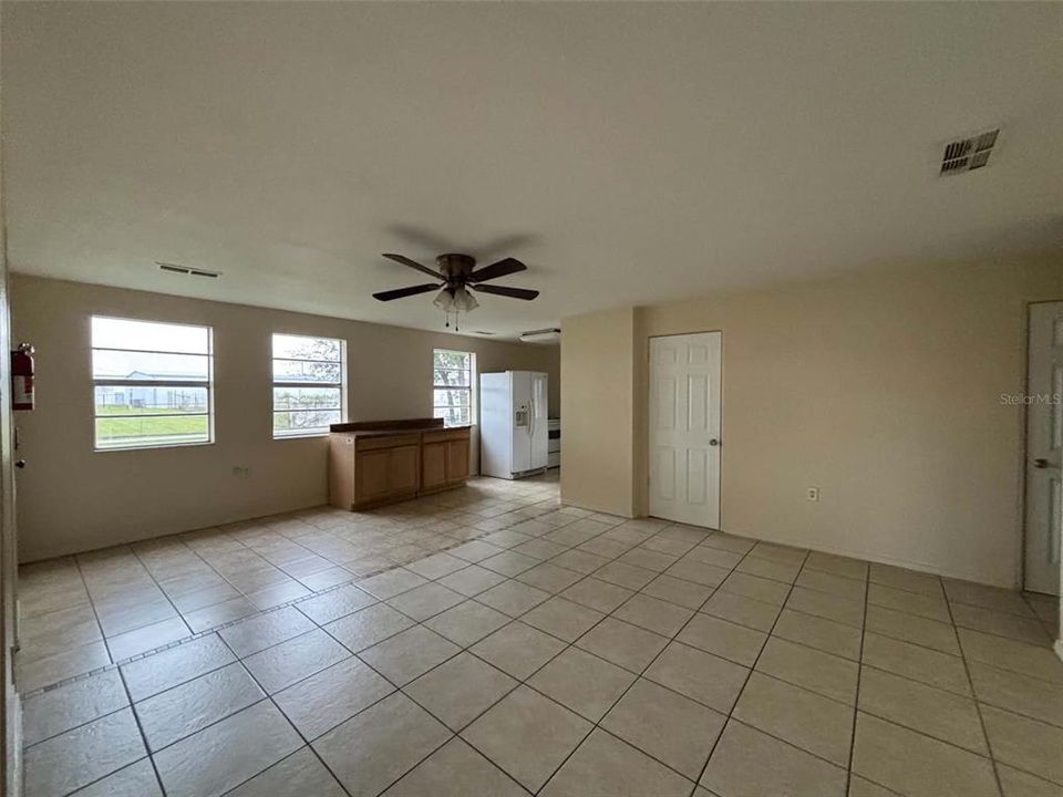 For Sale: $180,000 (3 beds, 2 baths, 1300 Square Feet)