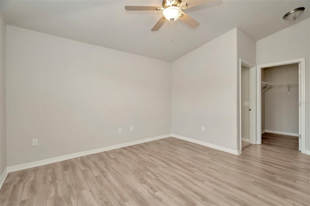 For Sale: $235,000 (2 beds, 2 baths, 1031 Square Feet)