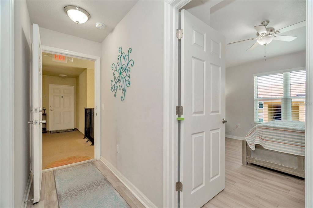 For Sale: $235,000 (2 beds, 2 baths, 1031 Square Feet)