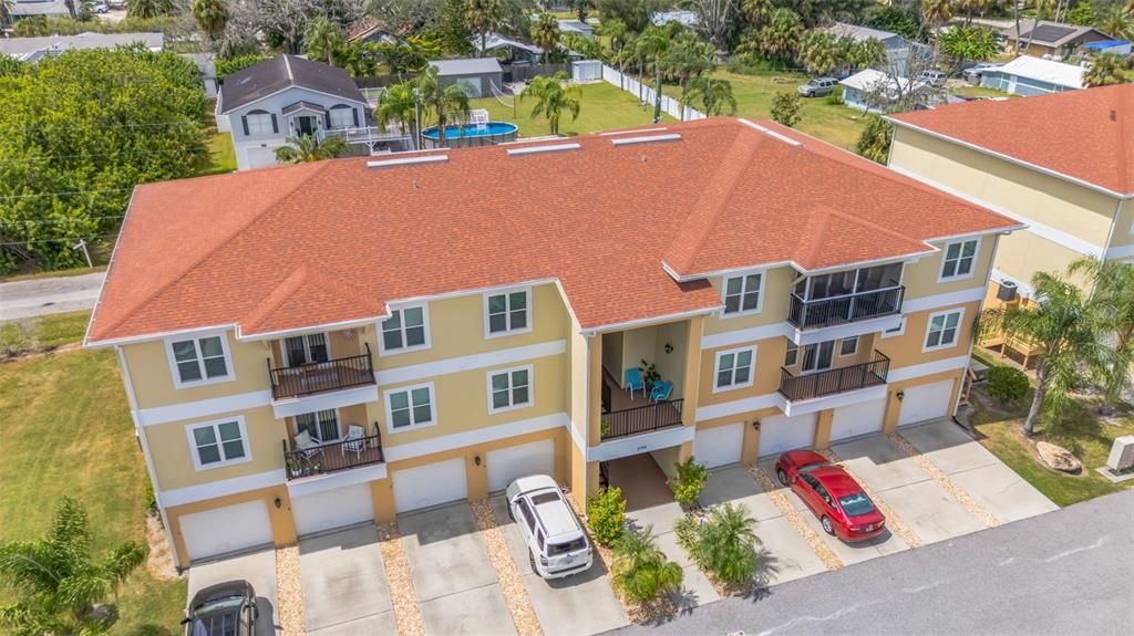 For Sale: $235,000 (2 beds, 2 baths, 1031 Square Feet)