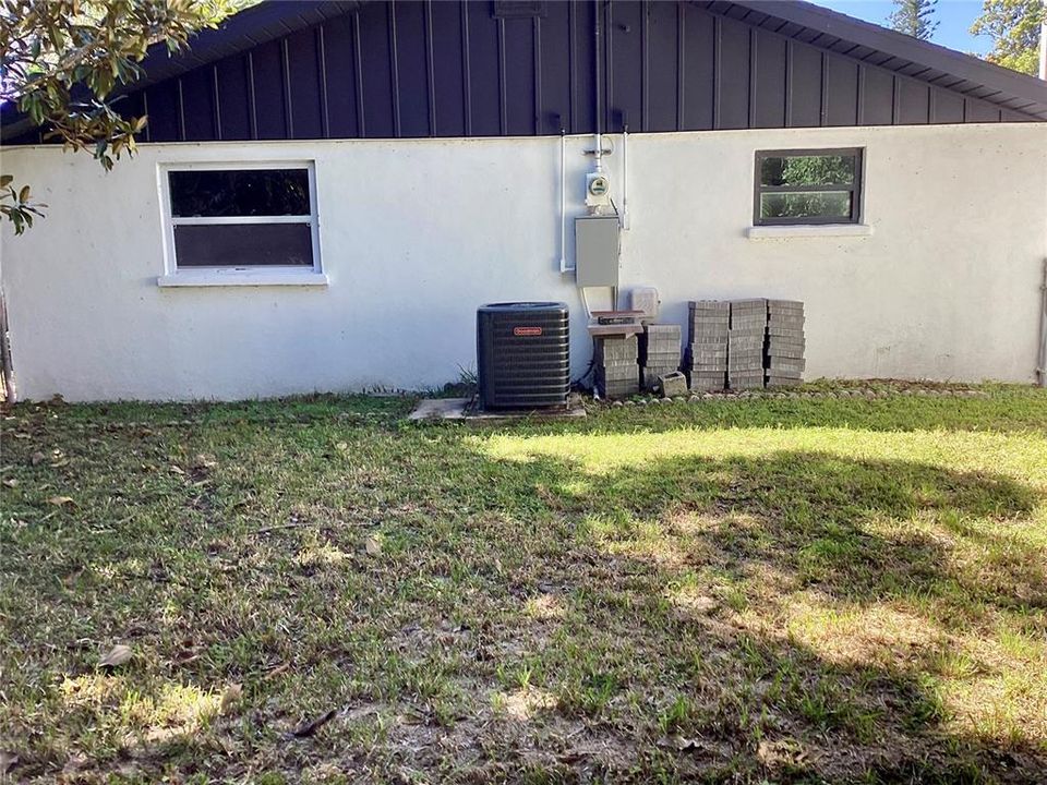 For Sale: $359,900 (3 beds, 2 baths, 1200 Square Feet)