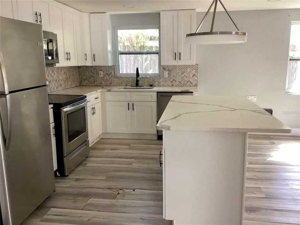 For Sale: $359,900 (3 beds, 2 baths, 1200 Square Feet)