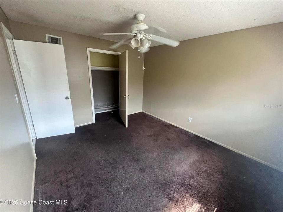 For Sale: $260,000 (3 beds, 2 baths, 1067 Square Feet)