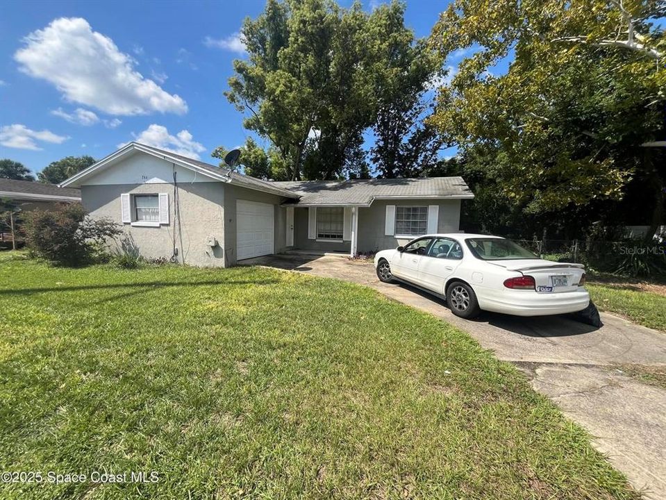For Sale: $260,000 (3 beds, 2 baths, 1067 Square Feet)